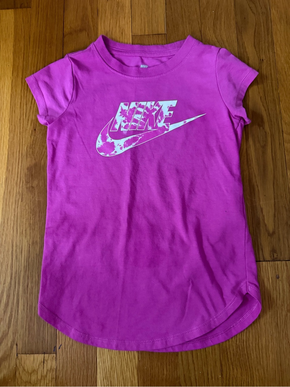 Nike Girls' purple Logo T-Shirt size 6